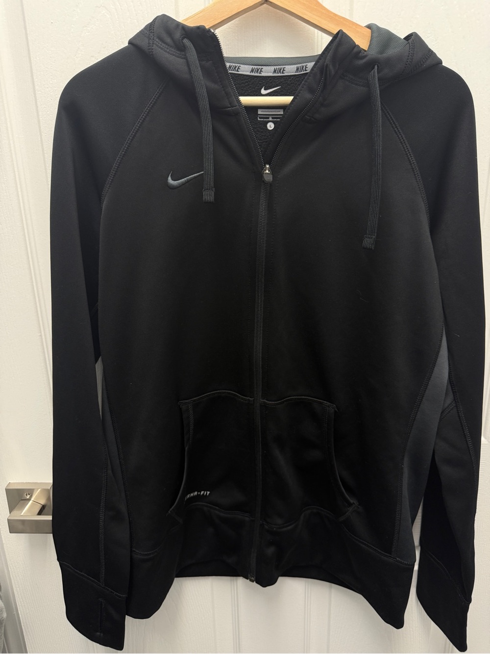 Nike Women’s Therma-Fit Black & Grey Full-Zip Hoodie Training Jacket Large
